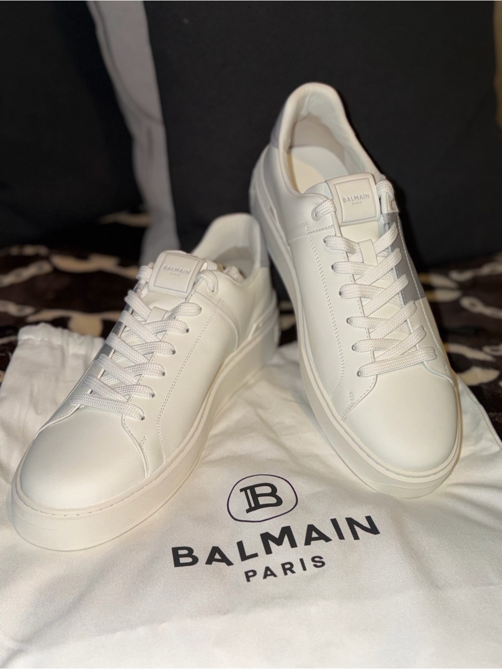 Balmain Men’s White Leather Low-Top Sneakers with Subtle Branding